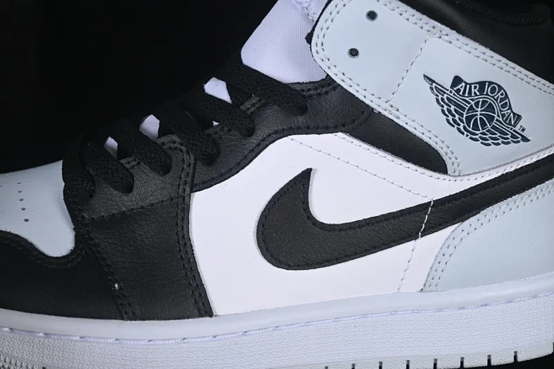 All categories Air Jordan Jordan series basketball shoes Air Jordan 1 Mid G version pure original Air Jordan 1 Mid AJ1 Joe 1 black and white gray mid-top cultural casual sneakers DQ8426-002